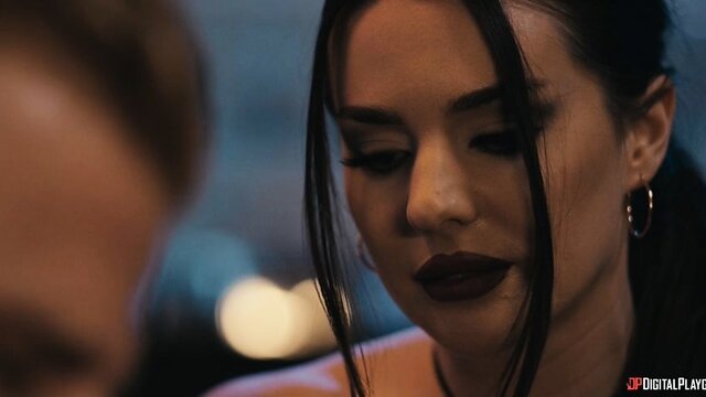 Мужик узнал об измене жены и трахнул в жопу секретаршу